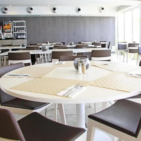 Apartmán Doble Deluxe Con Media Pension, Wifi Cerca De
